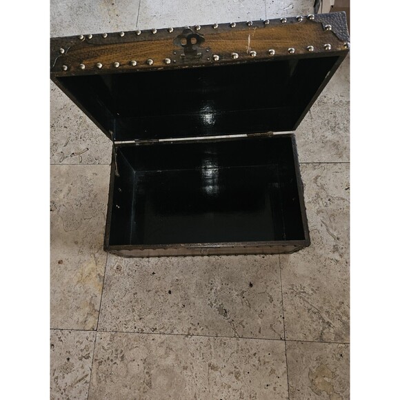 Vintage Fox Hunting Trunk 17xx10x8 - Picture 4 of 4